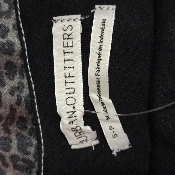 Urban outfitters black cami size small NWT - Picture 3 of 4